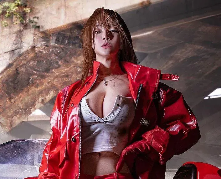 F奶撐爆上衣！山道紅猴子DenKa「超兇」　粉絲：是女神下凡