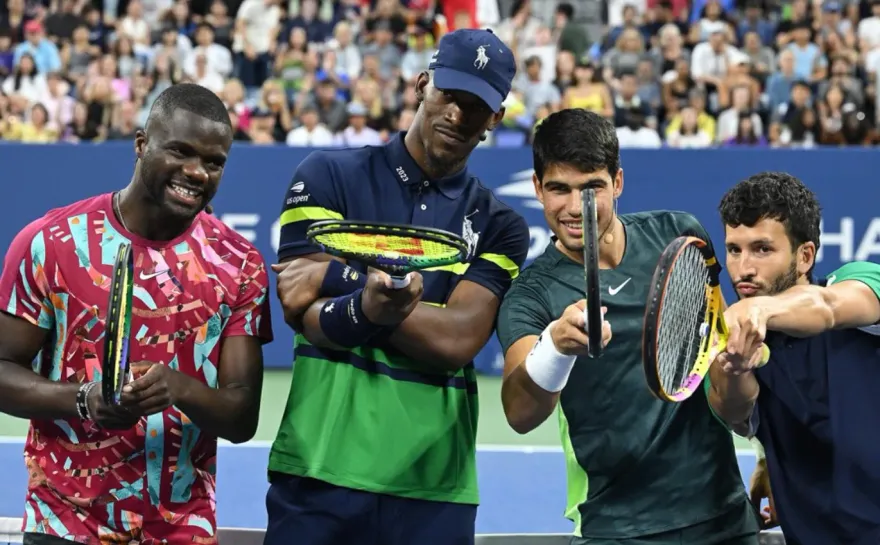 影/這球僮有點壯！NBA球星巴特勒現身美網表演賽　還擊敗球王阿卡拉茲