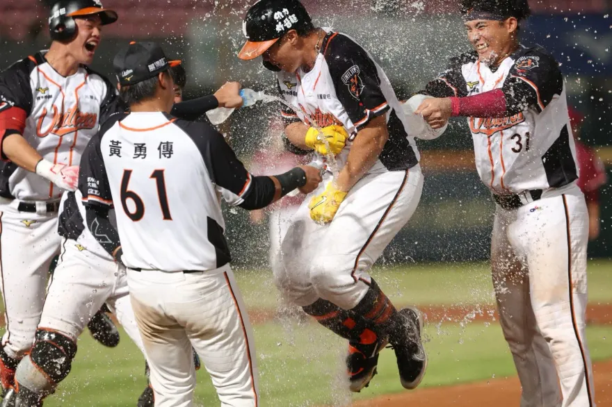 影/統一獅神奇大逆轉！9局下海灌6分　林益全單局猛敲2安寫神紀錄