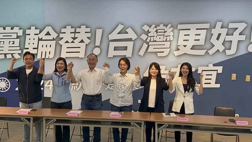 國民黨強硬回擊高雄莫名看板　陳學聖大讚：侯友宜的根扎更深了！