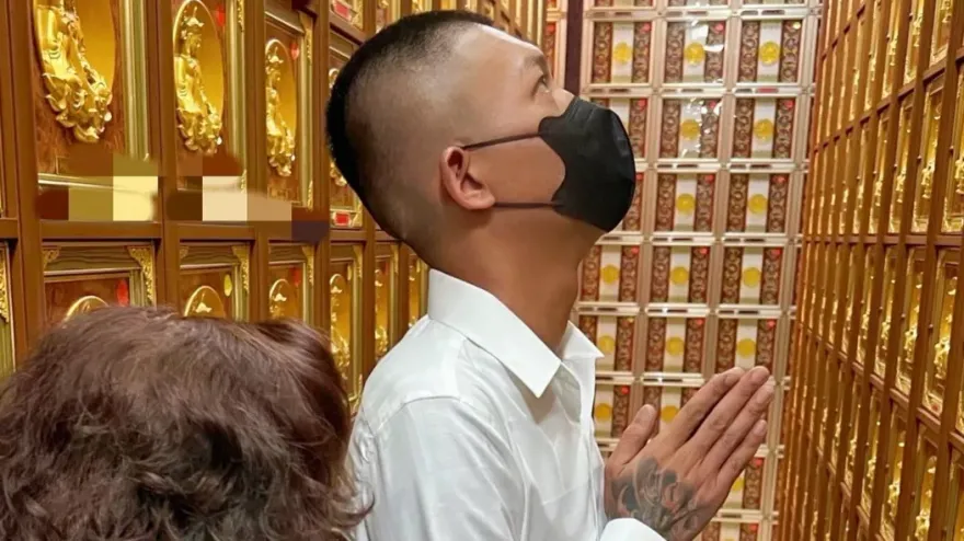 鳳梨赴被詐阿嬤靈前道歉！遭網嗆「可悲猴子」7字反擊了