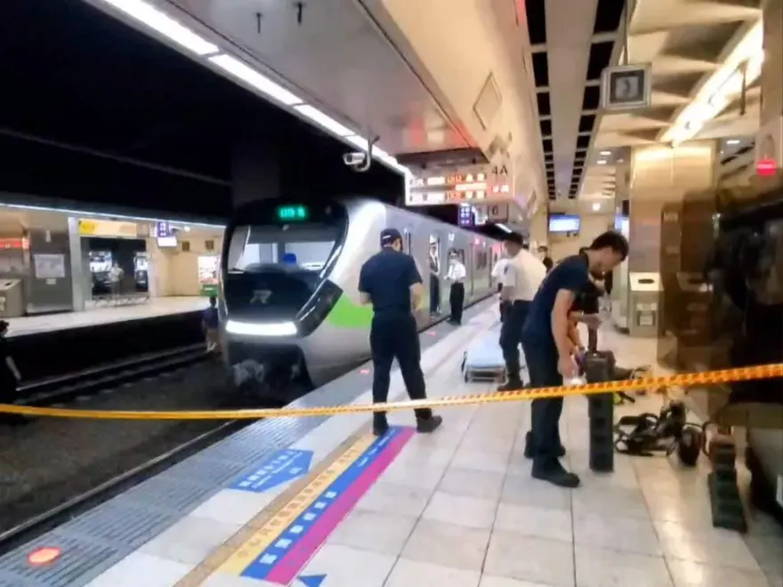 快訊/台北車站「74歲婦人落軌」！遭進站列車捲車底　失去生命跡象搶救中
