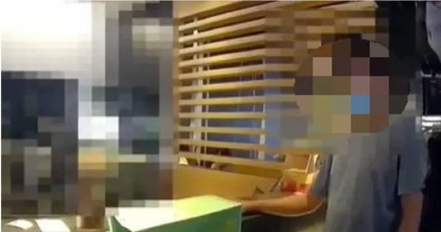 姊弟討「15包胡椒粉」還怨飲料沒裝滿　父大鬧麥當勞下場慘了！