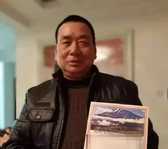 千萬富翁於精神病院上吊輕生　曾寫「申訴書」控訴：兒女把我關在醫院