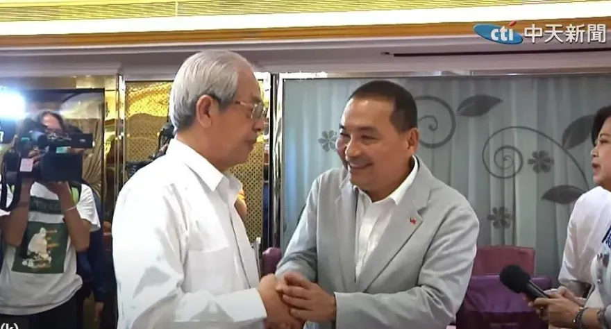 侯友宜爭取深藍族群歸隊　港媒：姿態低、身段軟必有成效