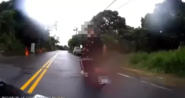 影/X你娘哩！騎士急煞車「嚇到後方8+9」國罵連噴　2山道猴下場超級慘
