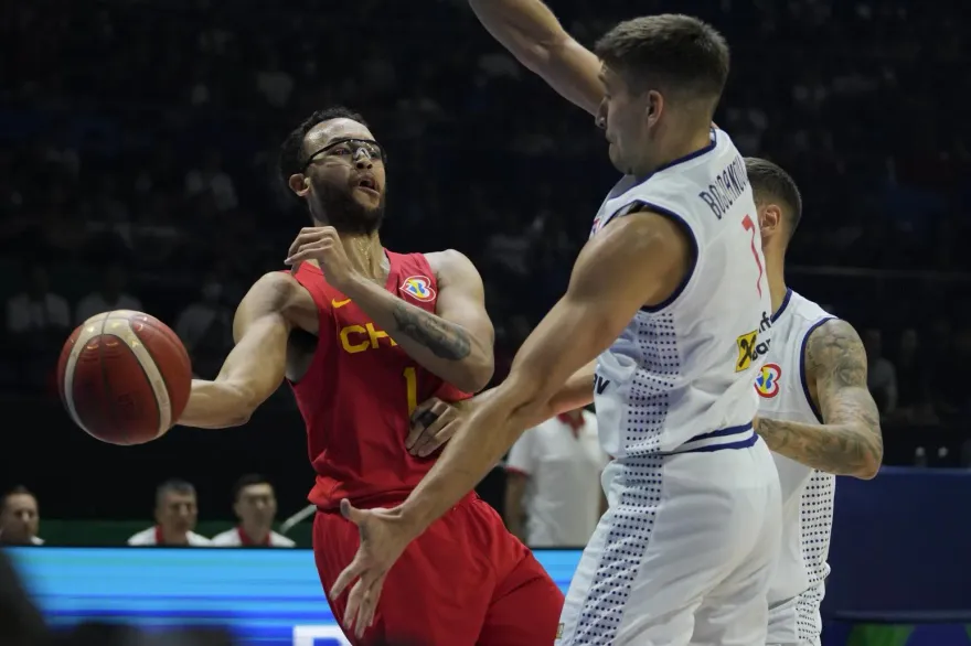 世界盃男籃/練球發呆又停電！陸網狂酸李凱爾太一般　羨慕日本神外援