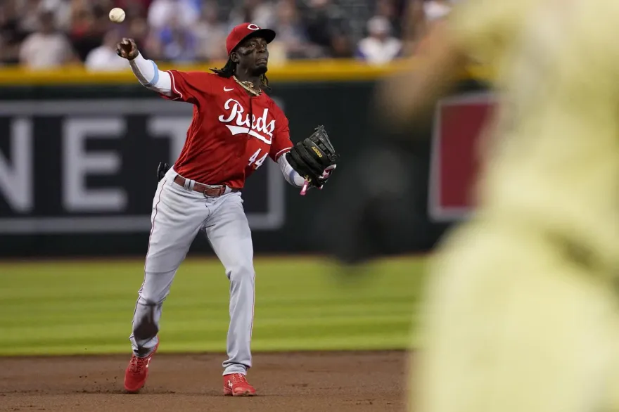 影/新秀尬新秀「速度與手臂的較量」！紅人克魯茲沒收卡洛爾場內全壘打