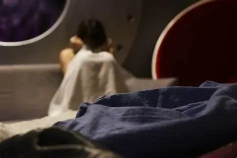 「色」影師下藥侵犯還想後面來　20歲女網友怒告！判10年定讞