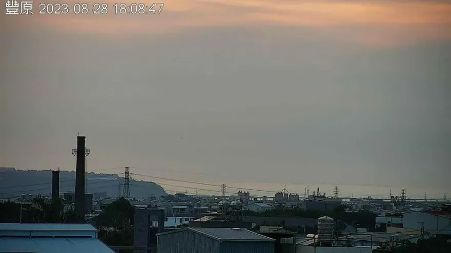 「蘇拉」若轉強颱帶來下沉氣流　中部空氣差、明7縣市高溫有36度