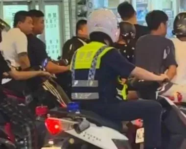 廟會猴子違停又沒戴安全帽！波麗士視而不見　網友批：「員警失蹤」