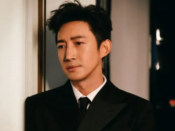 孫菲菲拍戲遭毆打、踢肚！男主角「過往發言」疑護航導演…急道歉：當時不在場