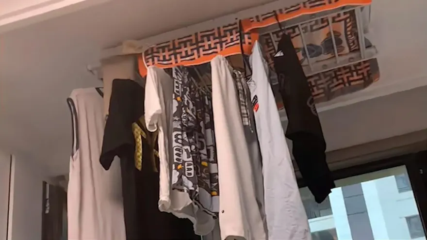 影/家中曬衣架只能用「夾子音」聲控　男子無奈：路人都用奇怪眼神看我