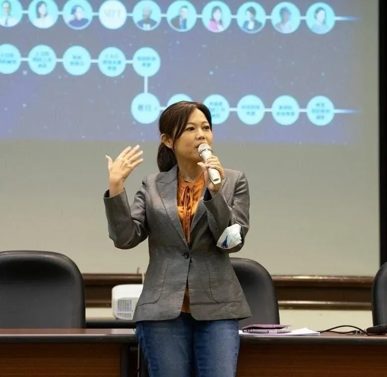 百萬網紅同框蔣萬安竟被公審　游淑慧轟綠側翼：搞政治不要搞到沒人性