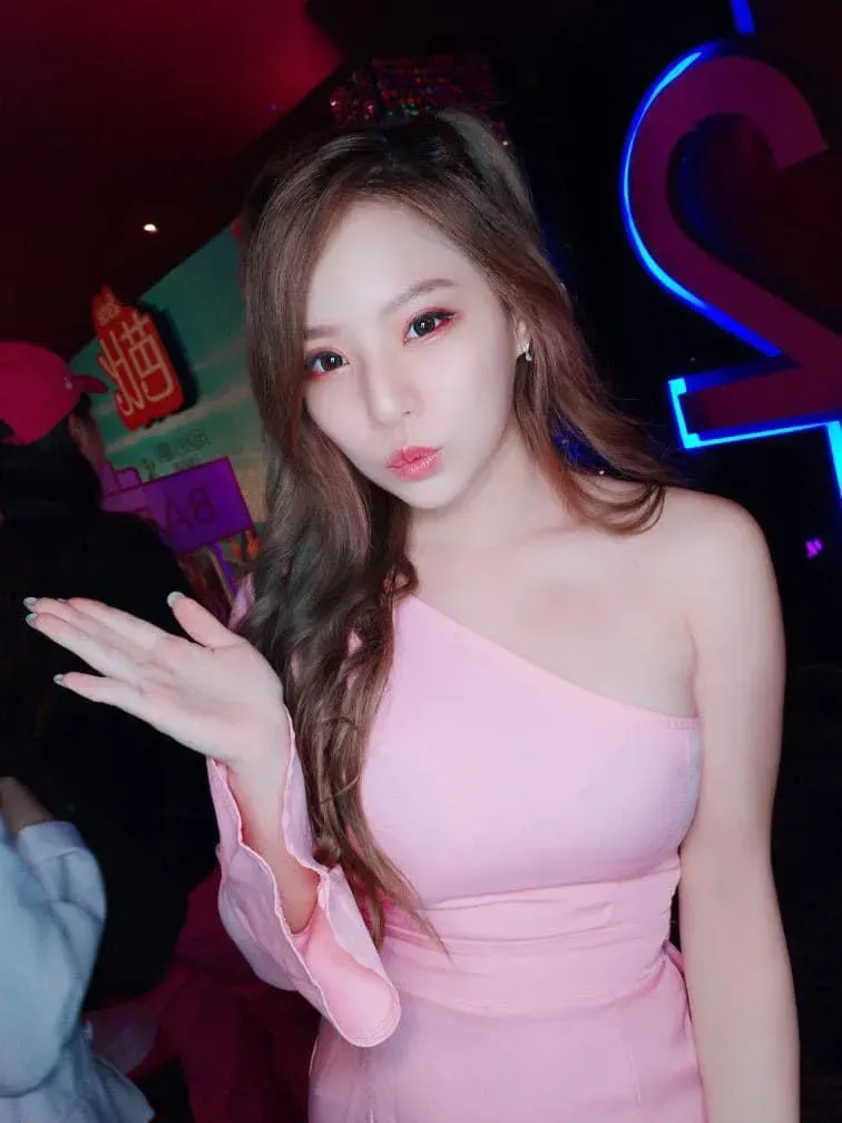 前JKF女郎怒了！遭看護仲介公司詐騙　網紅號召20多名受害者組群組提告