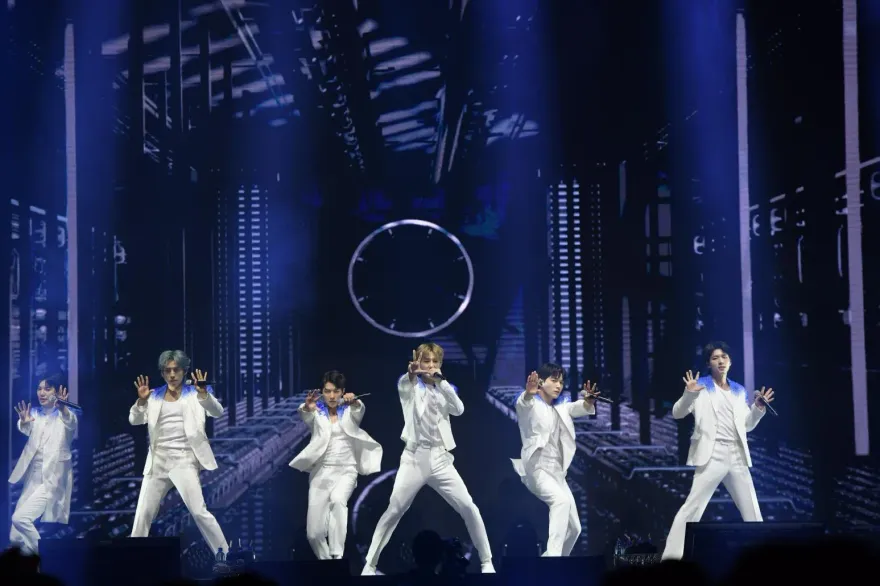 相隔七年完全體合體！INFINITE跳蠍子舞掀全場高潮