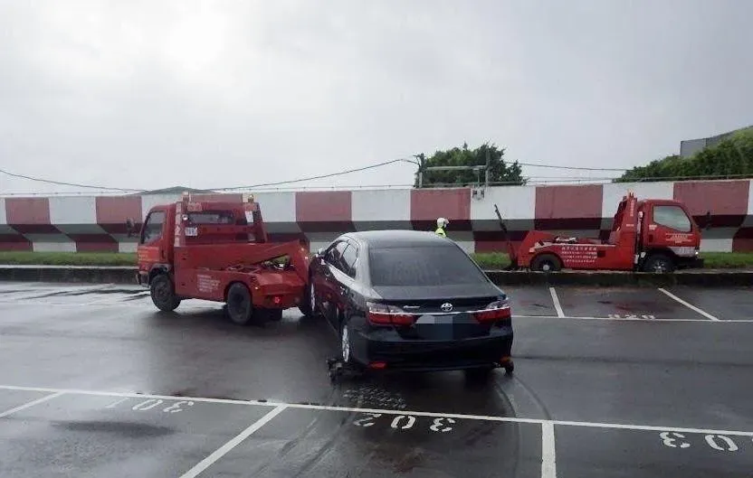 小犬颱風/下班快去移車！北市淡水河水門17點「車輛只出不進」21點拖吊