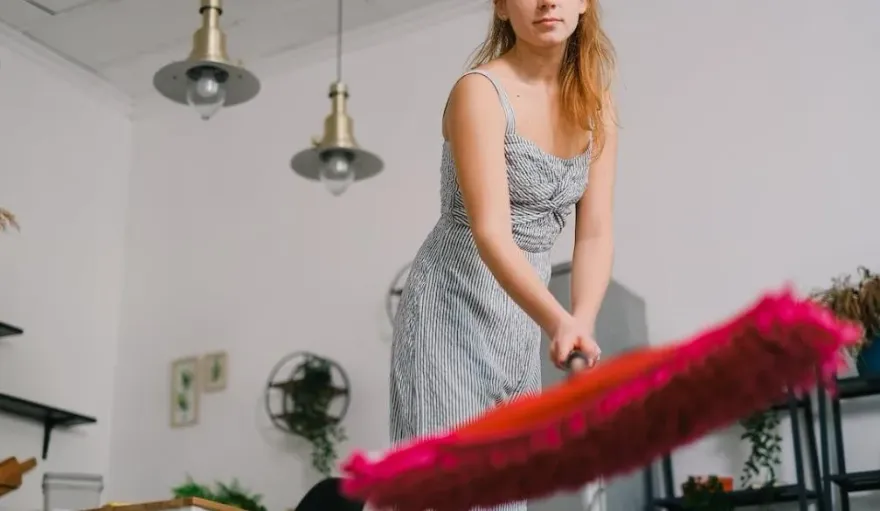 共餐概念！人夫偷吃妻弟媳「穿內衣拖地」　辯曾當輔導長：上摩鐵開導