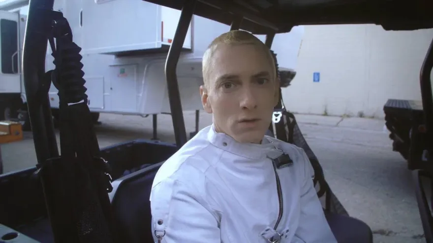 阿姆被傳車禍過世17年！網揭疑點曝「現在是光明會的複製人」