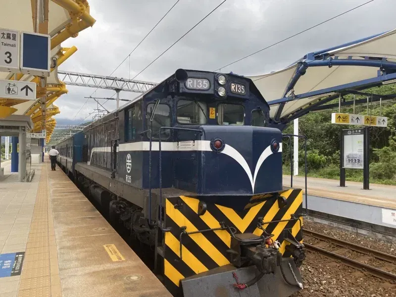 差點被消失！台鐵「藍皮解憂號」轉型觀光列車　首移北部車票10分鐘搶光