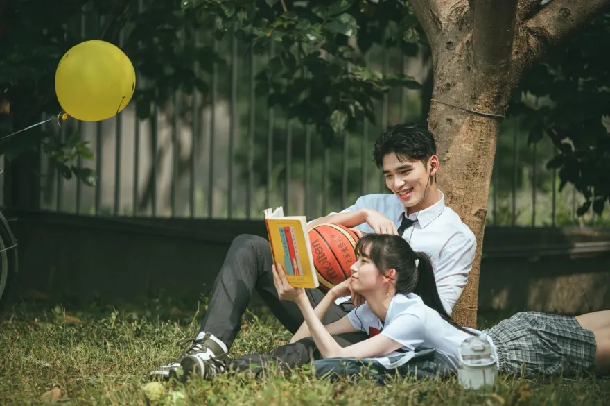 校園遭直擊互動甜蜜！王品澔爆與女星互動宛如偶像劇