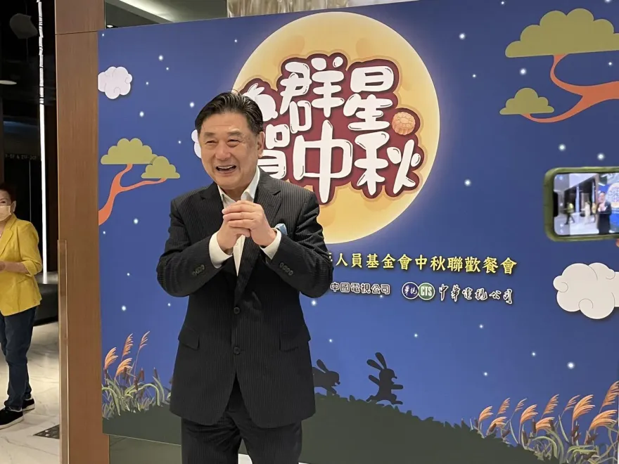 77歲康凱指控遭家暴「頭破血流」　曹雨婷落淚反擊：日久見人心