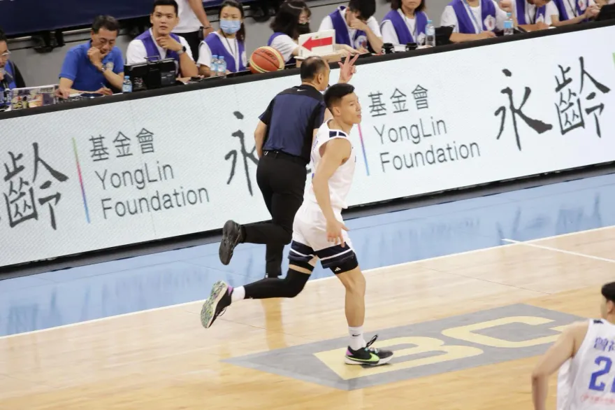 合約風波還在燒…林秉聖是否披台新戰袍打跨聯盟？　領隊說會