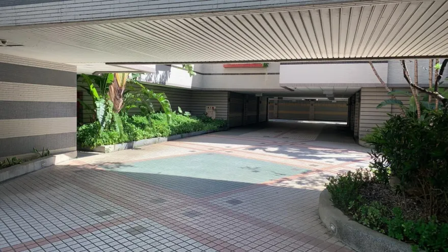 快訊/高雄鳳山汽旅「發生命案」！男子詭異陳屍浴缸　原因仍待釐清