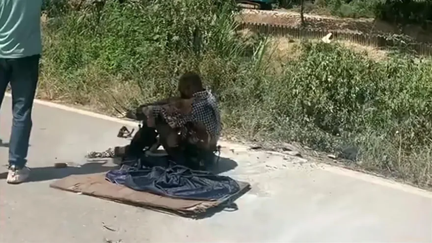 影/恐怖片慎入！釣魚甩竿甩到高壓電線　他「全身燒焦」痛躺路邊求援