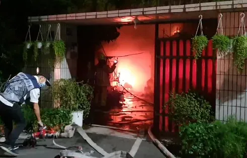 影/火光照亮天！高雄人氣甜點店凌晨惡火「廠房一片紅」　饕客現身說話了