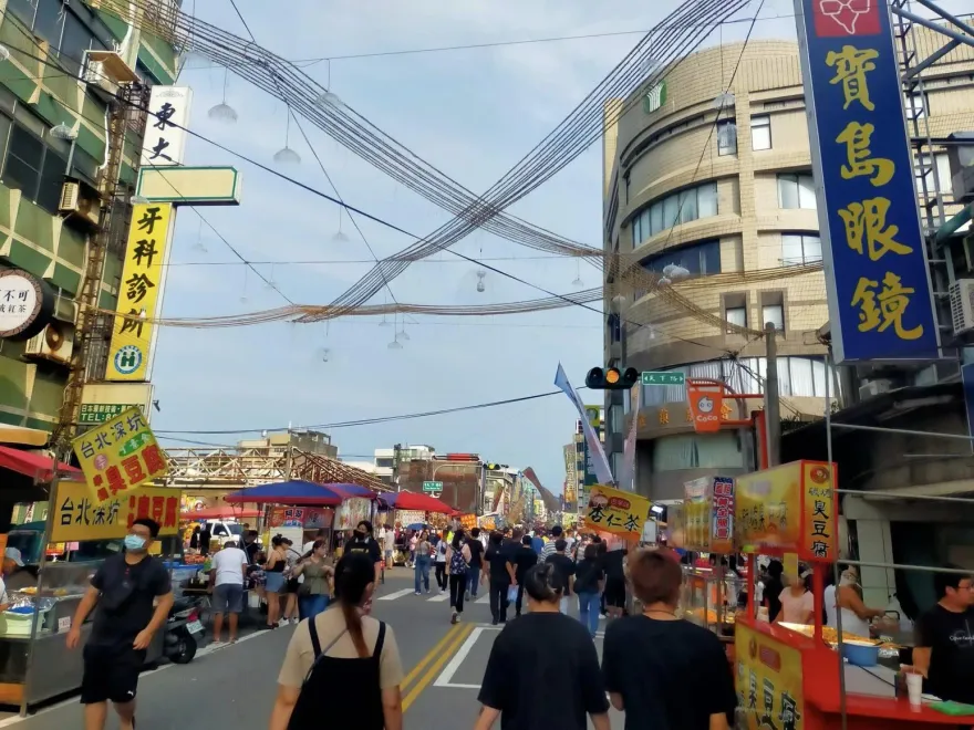 快訊/就是今晚！苑裡「鬼門關」夜市來了　6條街400攤位、吃爆它