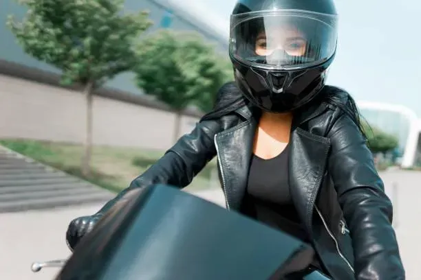 「我要用力衝撞」！機車行老闆搞上「山道猴女」店內啪啪啪　小三賠30萬