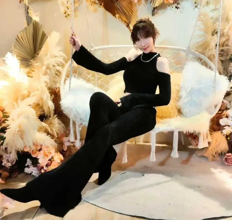 練軒城陪唱「微風女神」！自家KTV點不到陳若穎新歌…街邊約會照曝光