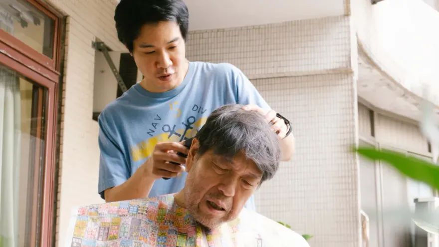 薛仕凌入圍金鐘爭視帝！為HUSH大膽剃頭簽「放棄急救書」惹哭網