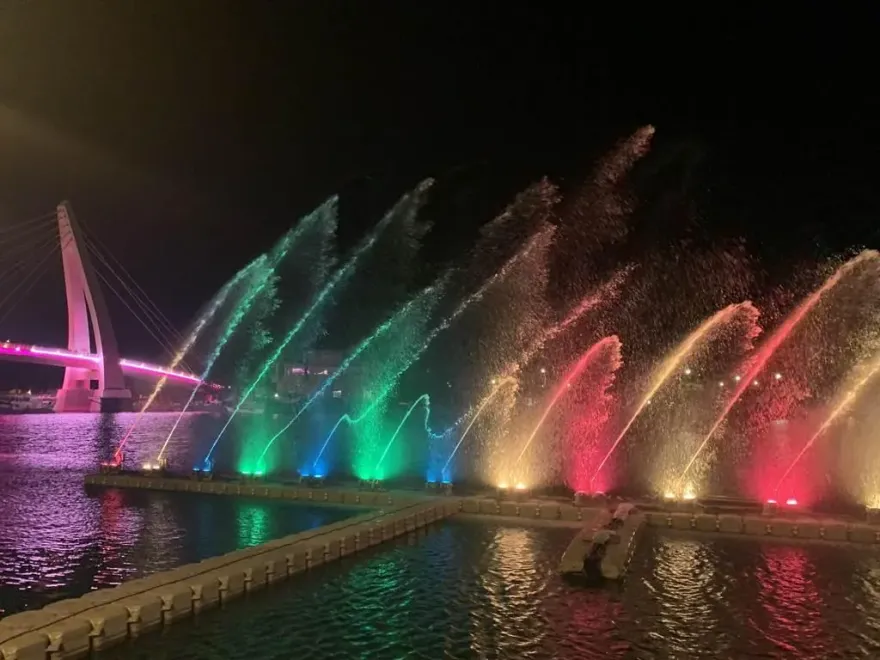 淡水漁人碼頭光雕水舞秀延長至9／27　木棧道商家也同步優惠