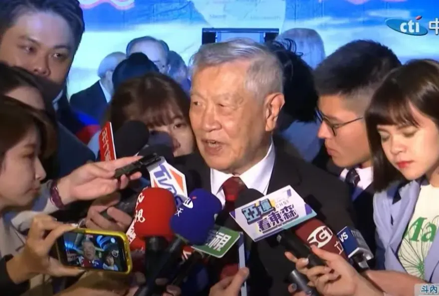 影/李昌鈺直呼侯友宜「未來的總統」！讚敢做事、能做事、會做事