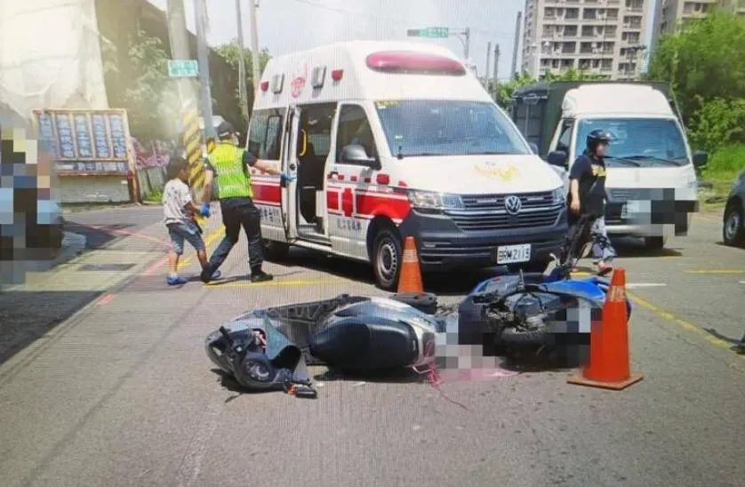 台中2機車路口相撞4傷　母倒地稚子大喊「媽媽加油」讓人鼻酸