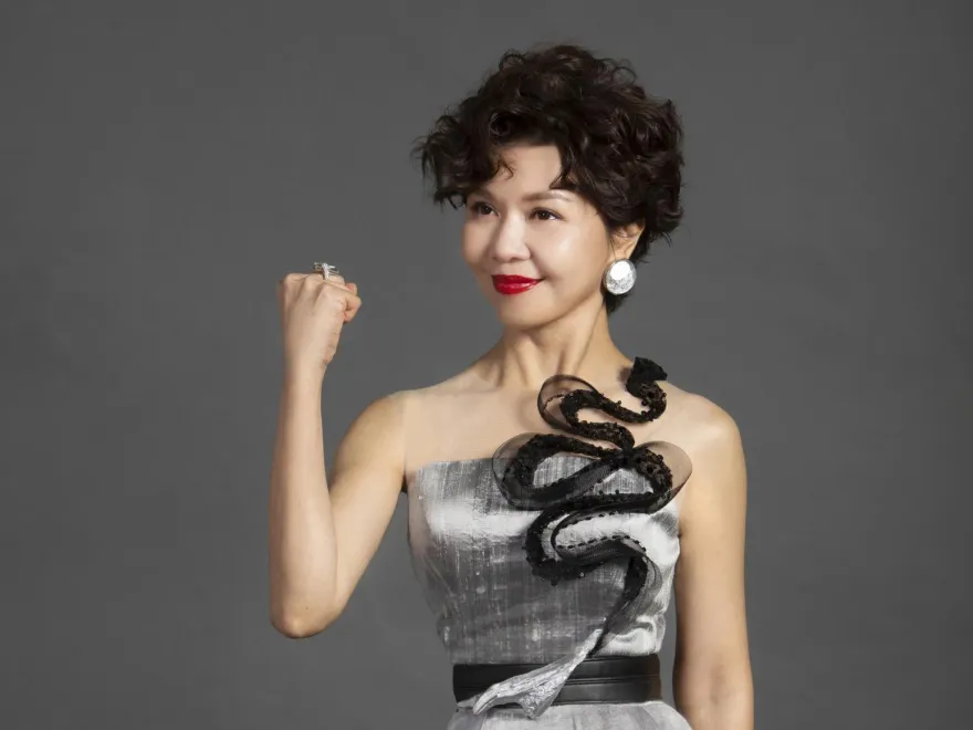 關係錯綜複雜！「國民媽媽」于子育喊王偉忠「爸」…私下真實交情曝光