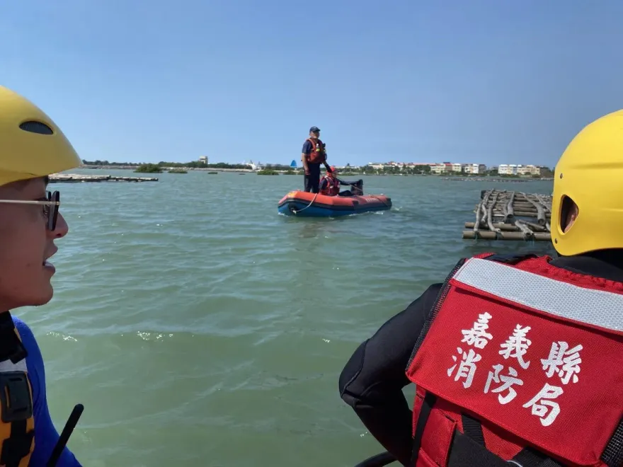快訊/布袋20歲釣客落海卡蚵棚！漲潮逃生不及　搶救7小時亡