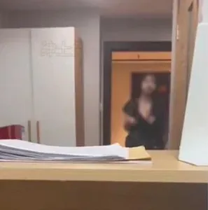 扯！年輕女欲「肉償抵房租」連發裸照...遭房東拒　當場惱怒持刀威脅