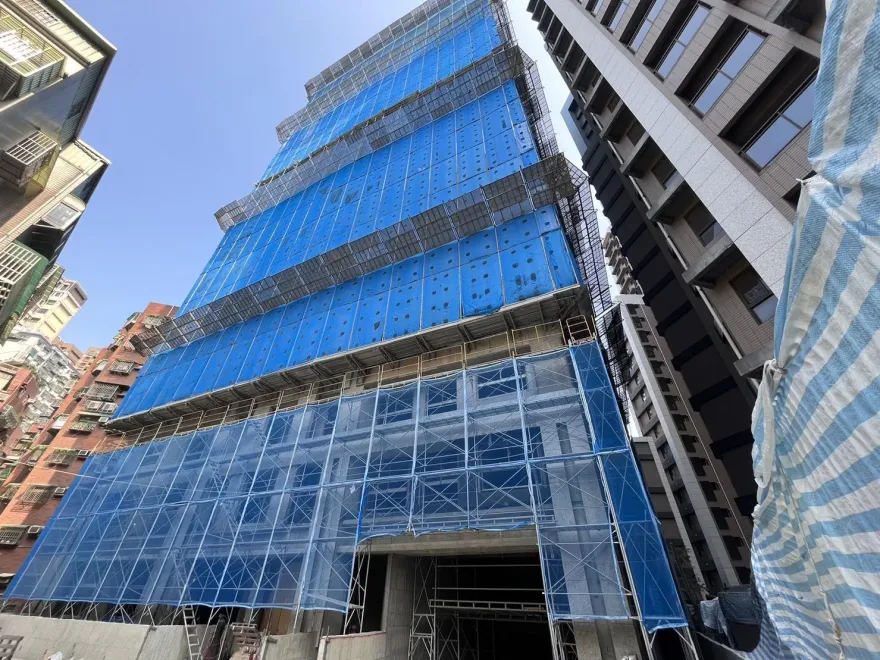 快訊/板橋工地出意外！女工墜下6樓電梯井　送醫不治