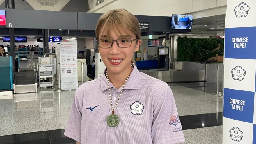 亞運點將錄/戴阿嬤幸運玉佩出征！黃筱雯曝張育成也為她獻祝福