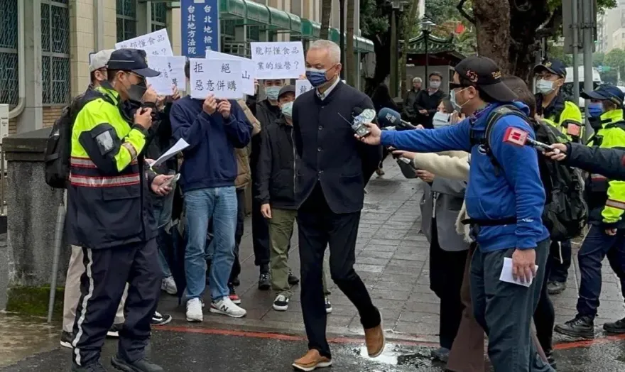 超跑商助偷渡菲律賓？傳朱國榮攜女友、幼子落腳萬那杜