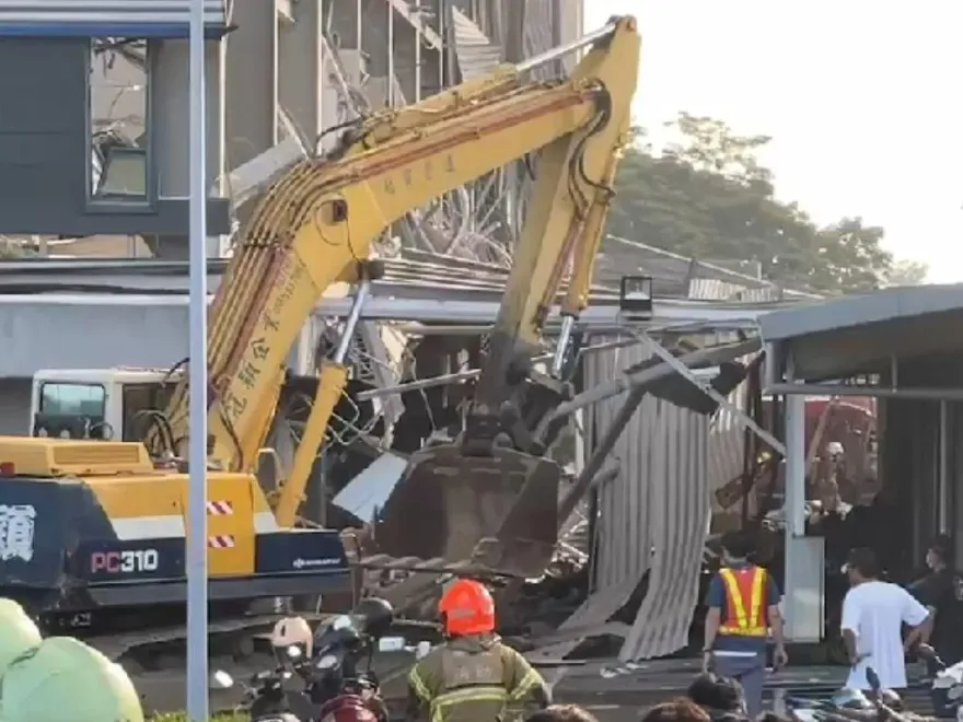 快訊/屏東高爾夫球具廠大爆炸/發現「第4名消防員殘肢」！待檢察官相驗