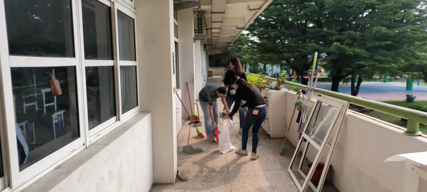 屏東高爾夫球具廠大爆炸/前進國小慘遭爆炸波及！校方宣布9/25正常上課上班