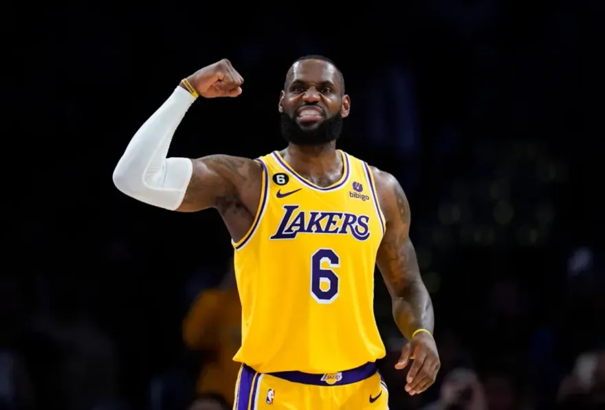 準備封神！詹皇再拿2004分登頂「世界籃球得分王」