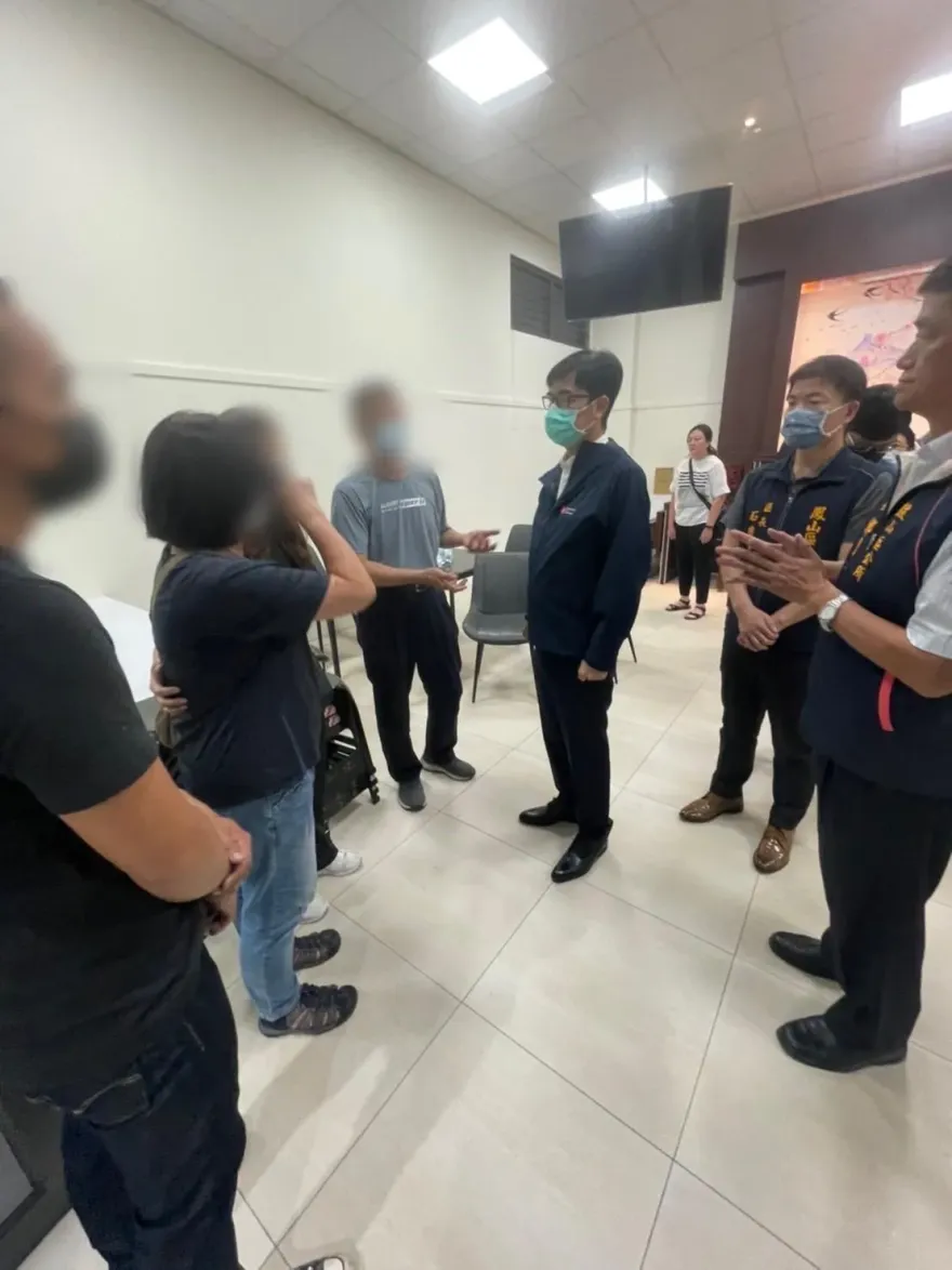 屏東高爾夫球具廠大爆炸/解剖很痛很痛...賴俊儒爸求別再挨刀：「我兒子很緣投」