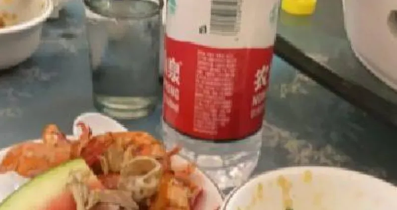 男員工聚餐拚酒「10分鐘灌2斤白酒」慘死　同事揭真相：老闆是元兇