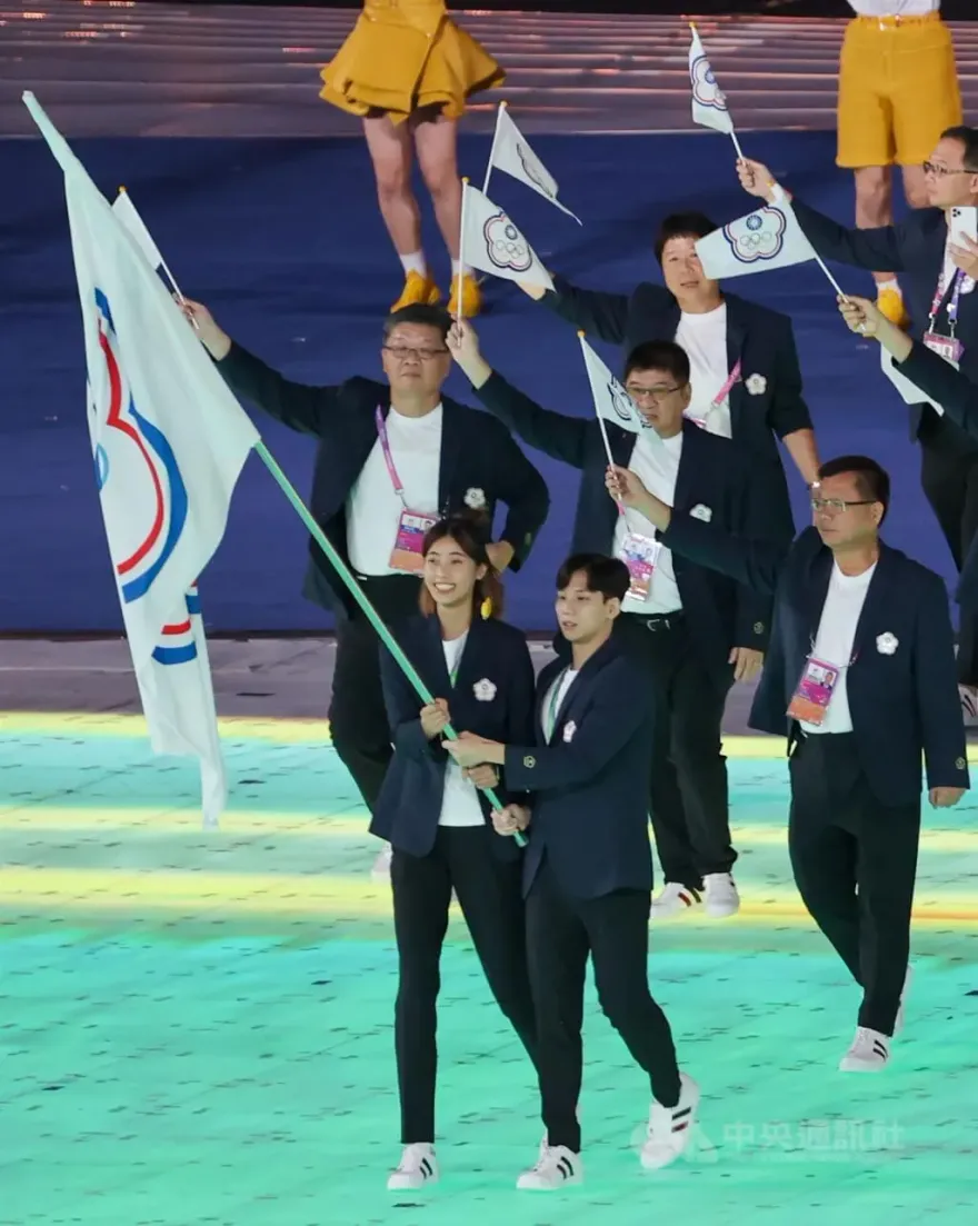 杭州亞運開幕式王冠閎羅嘉翎掌旗 聖火儀式、煙火有亮點