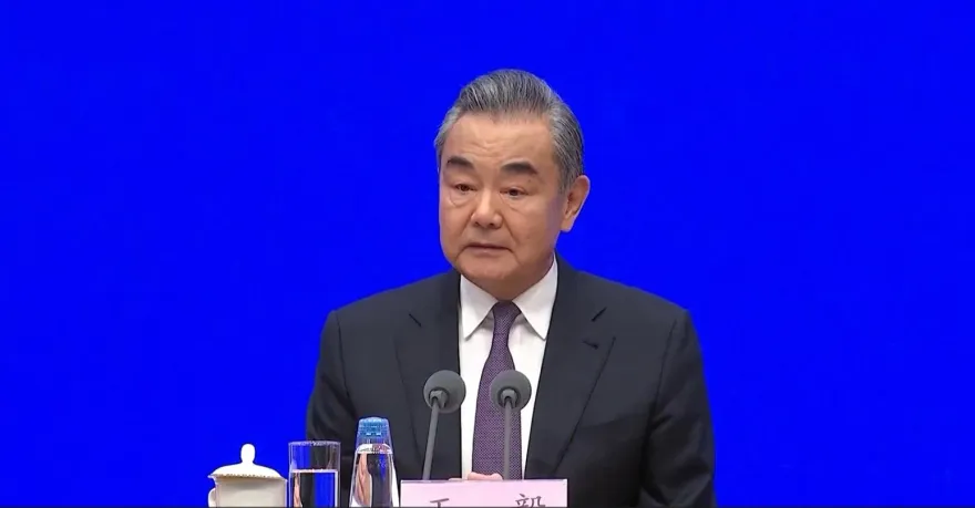 陸發表白皮書「反對擴大軍事同盟」　習近平出席APEC？王毅：適時公佈